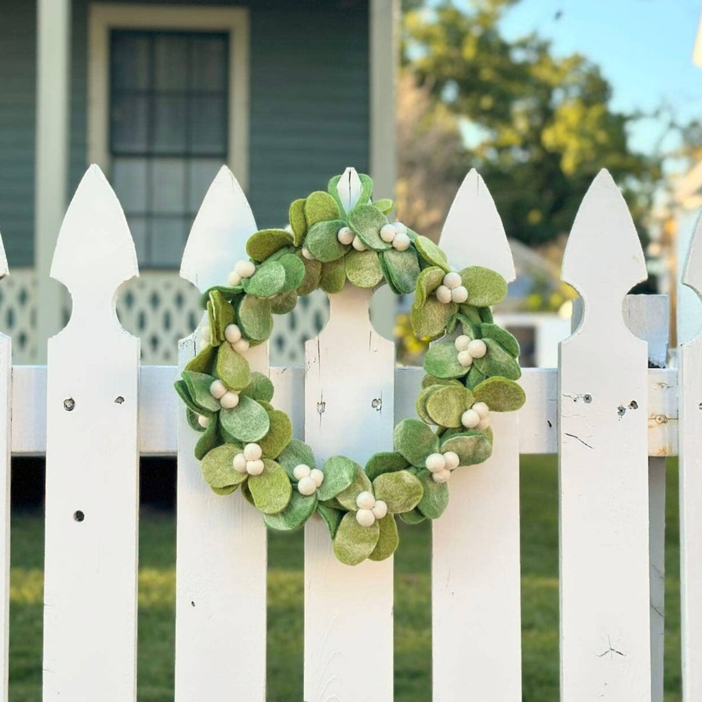 Felt Mistletoe Wreath - Harmony