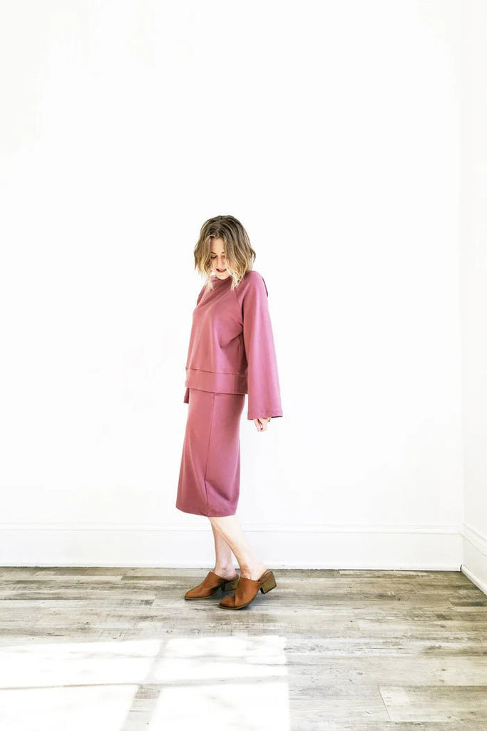 Sew House 7 / Cosmos Sweatshirt & Elemental Pencil Skirt / Curvy - Harmony